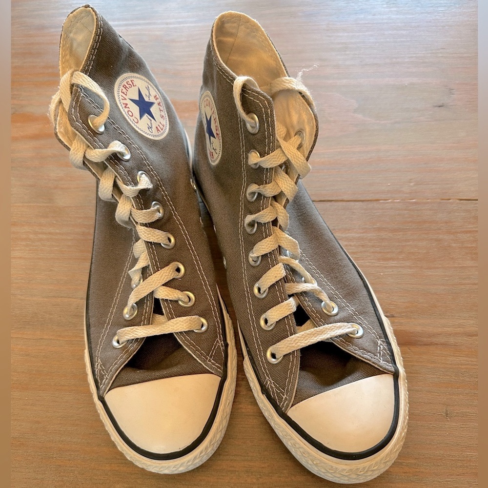 Converse high top gray all star sneakers. Men’s 7 Ladies 9